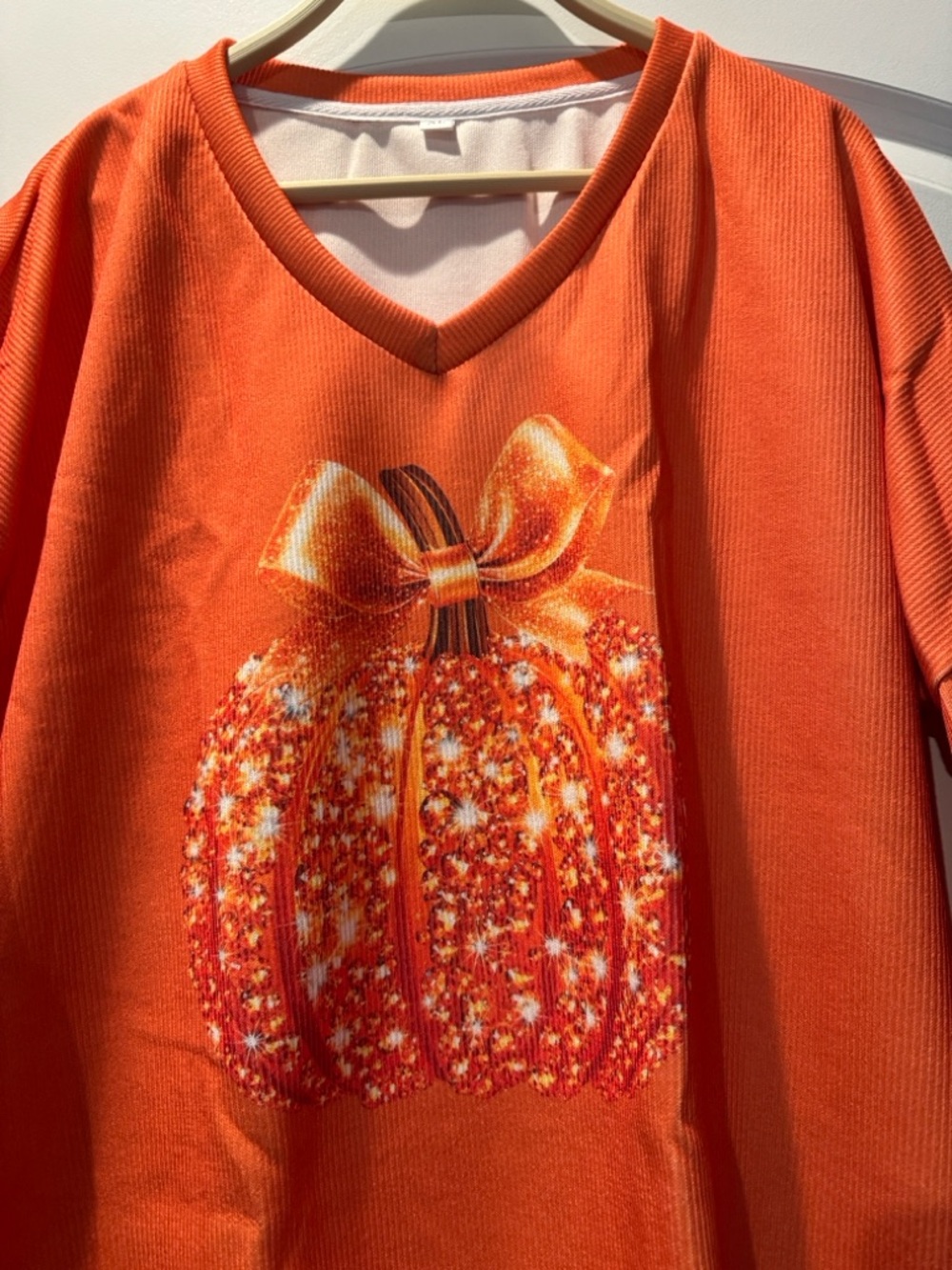 NEW! Orange Long Sleeve Vneck Sparkle Pumpkin Top in XL! - Picture 2 of 7